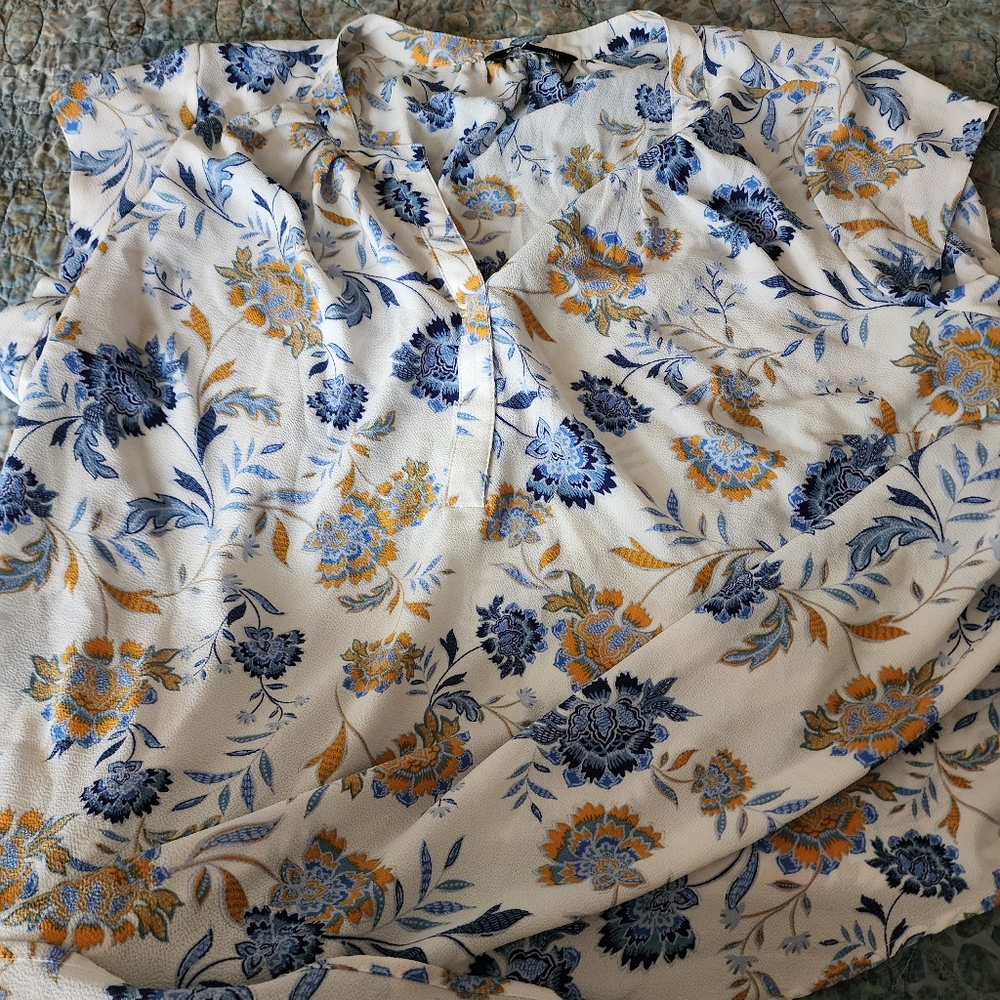 41 Hawthorn Plus Size Floral Print Women's Blouce - Picture 6 of 7